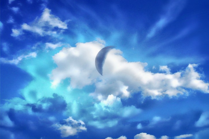 Daytime Moon-2-Nice hdr